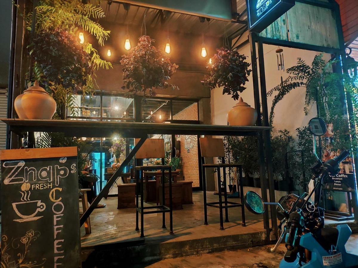 Znap'S Hostel & Cafe Chiang Mai Exterior foto